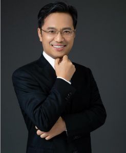 祝校林