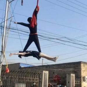 “越驚險越賺錢”的高空搏命江湖
